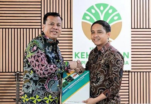 ilustrasi: Bupati Kuansing, Suhardiman Amby kembali bertemu dengan Raja Juli Antoni, Menteri Kehutanan Republik Indonesia di Jakarta.